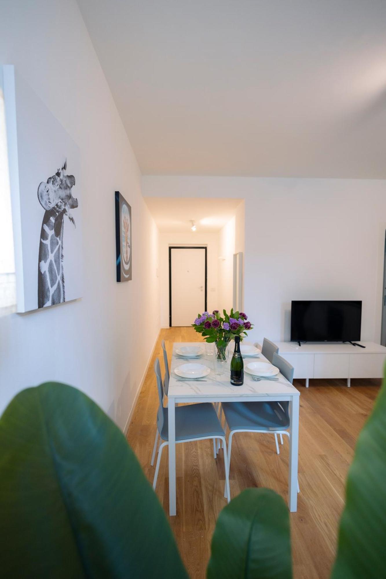 The Urban Wildlife - San Babila Duomo Apartment Milan Exterior photo